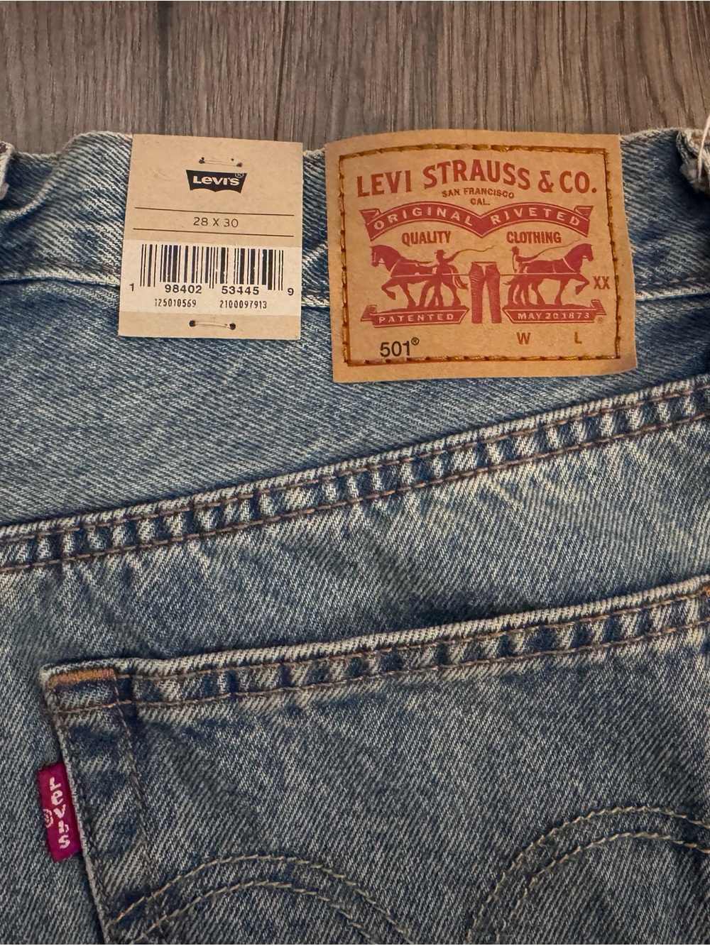 Levi's 501 Women’s Distressed Light Blue Jeans - Picture 5 of 9